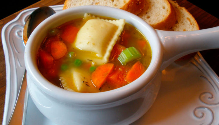 18) Caldo ibèric amb raviolis