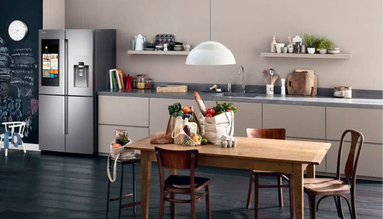 Cuina amb decoració de primavera