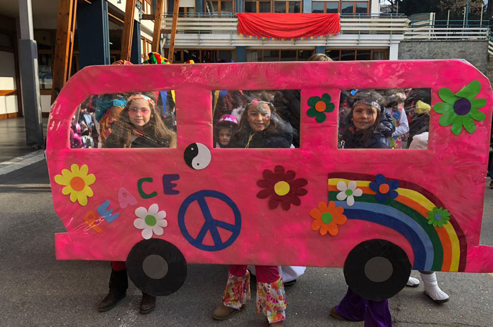 Carnestoltes bus hippie