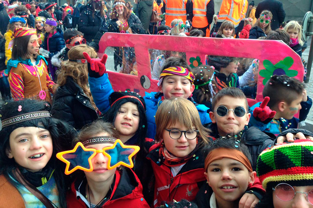 Carnestoltes nens de festa