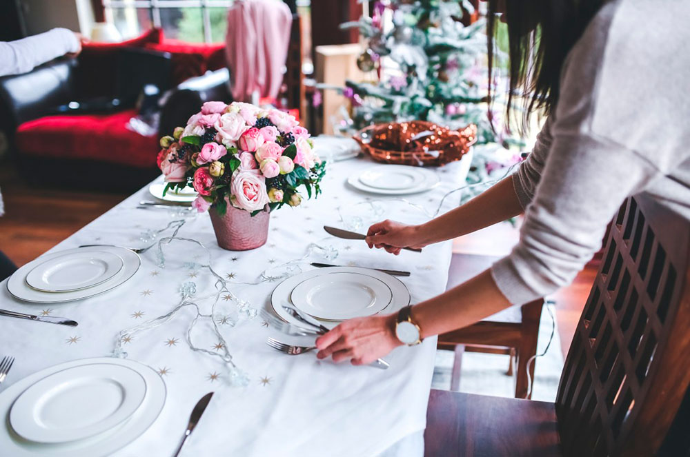 Preparació de la taula d'una boda