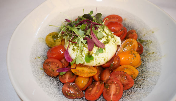 Amanida de formatge amb tomaquet