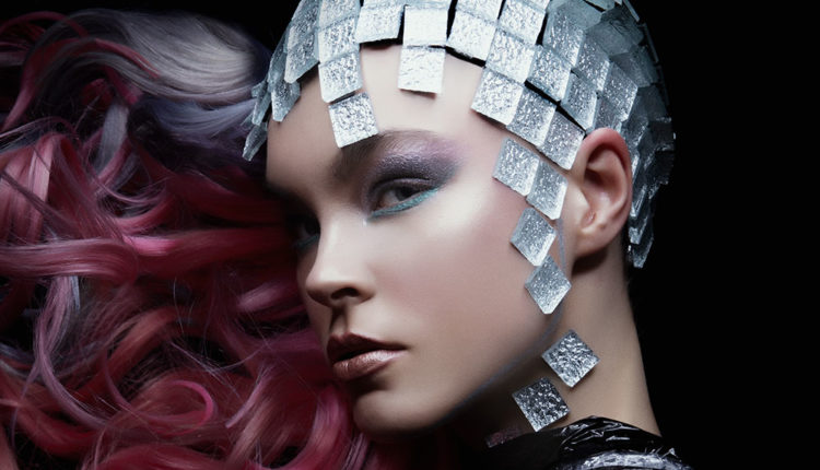 Anna Barroca crea Plastik