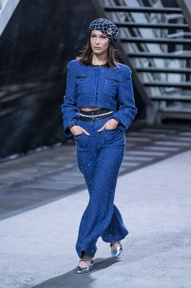 Look de pantaló blau Chanel