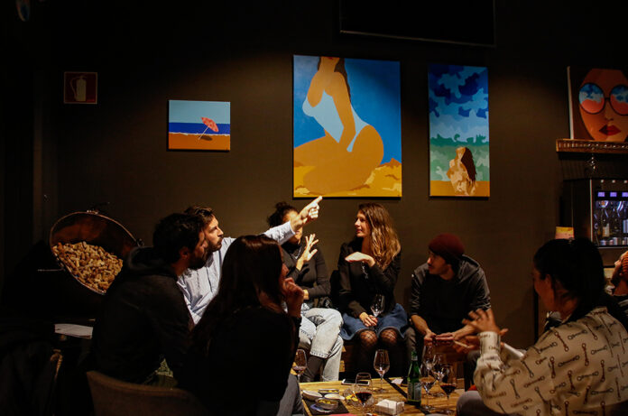 Exposició Sarah Bagot al 12,5º wine bar