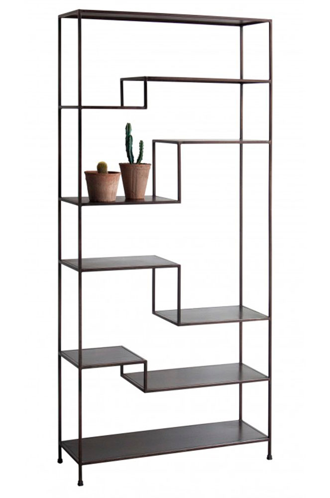 Prestatgeria amb detalls colonials