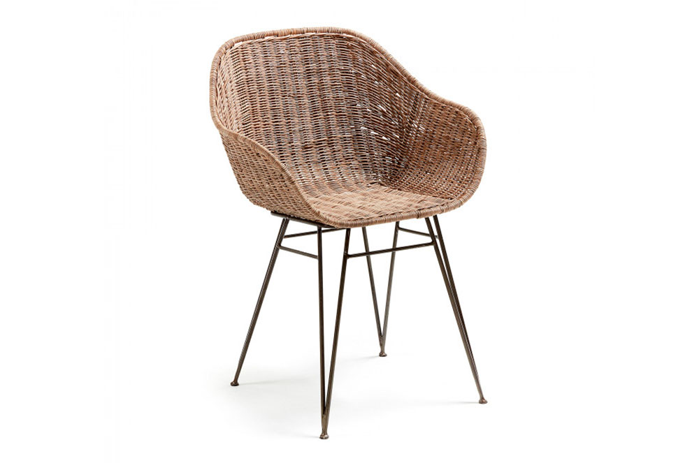 Cadira de vímet i ferro amb detalls colonials