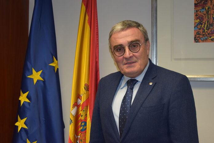 Àngel Ross ambaixador d'espanya