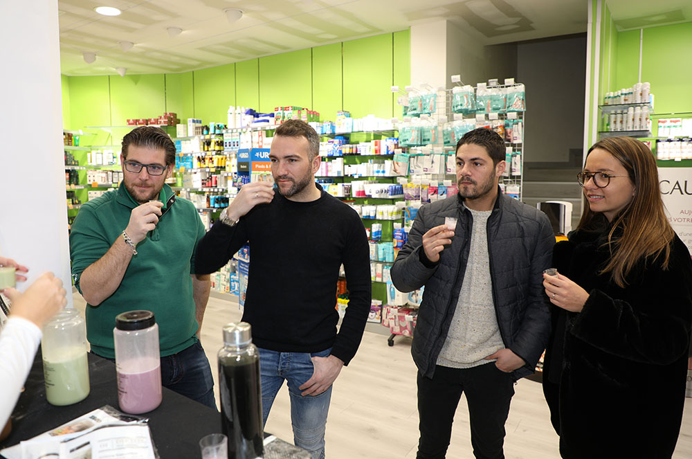 Públic d'Andorra tastant els productes de Dietox