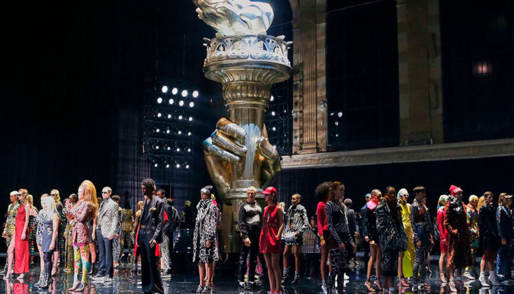 Desfilada de Versace a Nova York