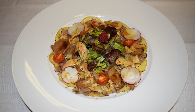 Plat de patates amb ceps, foie i tòfona