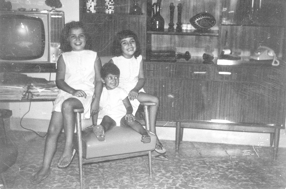 Montserrat Planelles amb les seves germanes
