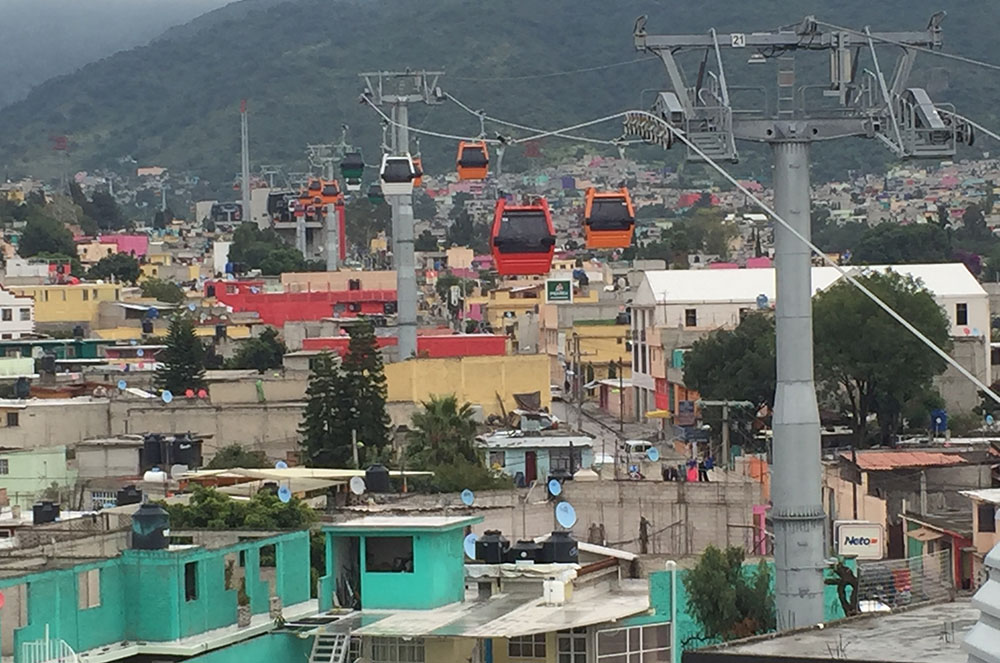 Telefèrics fabricats per l'empresa SEMSA de Ferran Goya