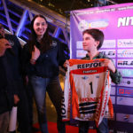 Nen amb jerséi de regal Nit de la Moto 2019