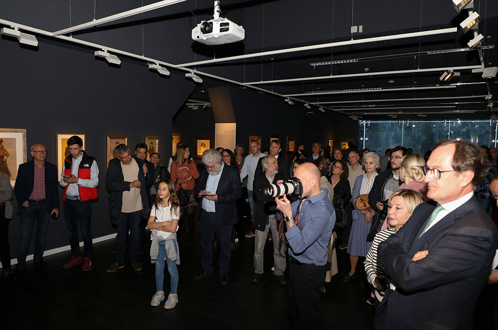 Públic a la inauguració de l'exposició de Ramon Casas