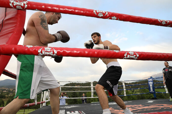 Boxa a Aravell Golf