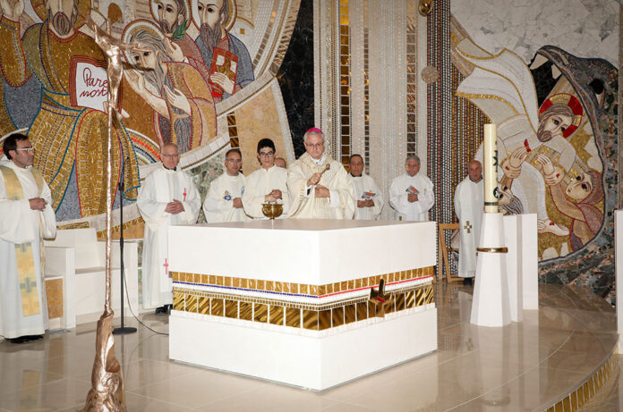 Benedicció de Joan-Enric Vives a l'Església de Sant Julià i Sant Germà
