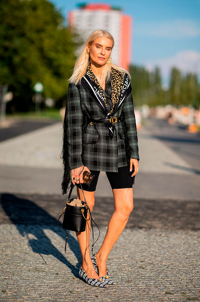 Look dels anys 80 amb malles