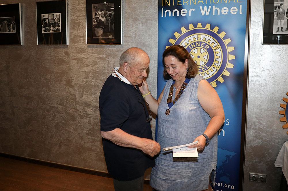 Mossén Ramon amb Inner Wheel Andorra