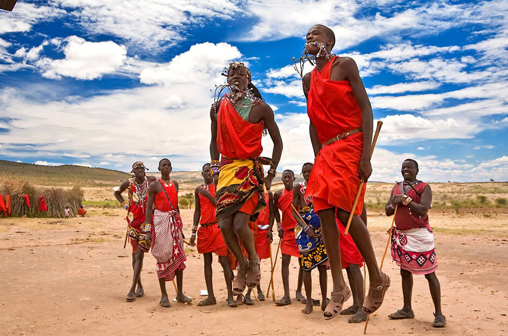 Guerrers Maasai a la reserva nacional de Kènia