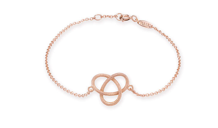 5 Polsera d’or rosa de 18 Q, forma de 3 llaçades, de la col·lecció Knut. PVP 711€