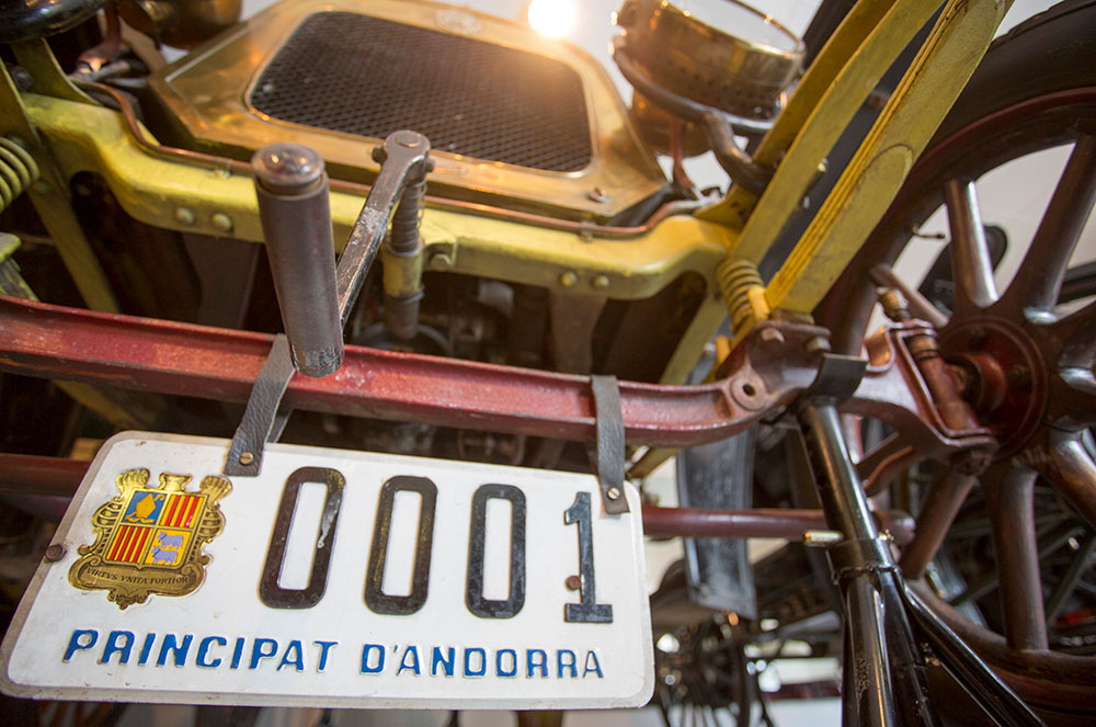 Detall vehicle del Museu Nacional de l’Automòbil