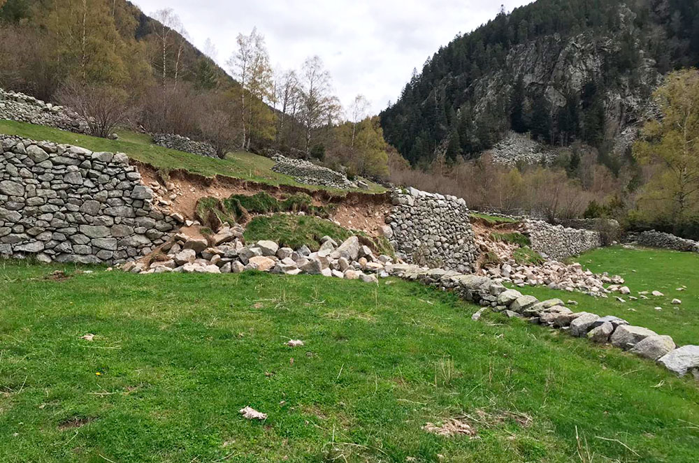 Mur de pedra seca a la Vall del Madriu-Perafita-Claror