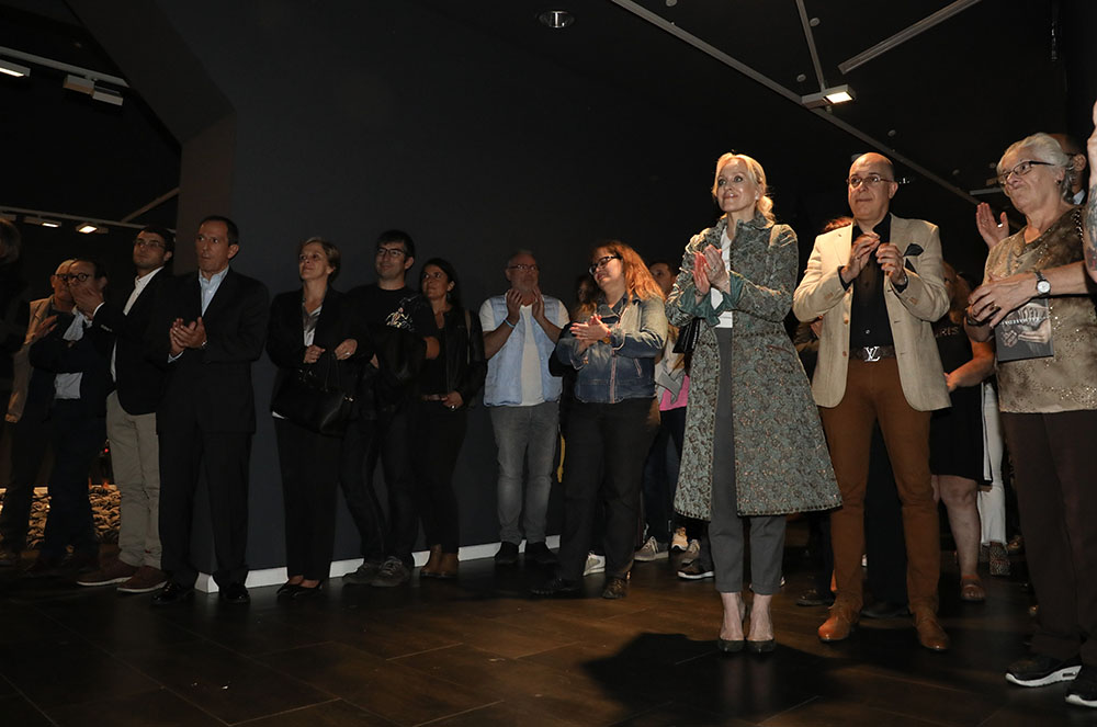 Públic present a la galeria d'art Artalroc