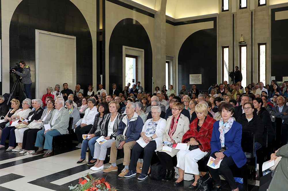 Públic a la Missa de la Diada de Meritxell