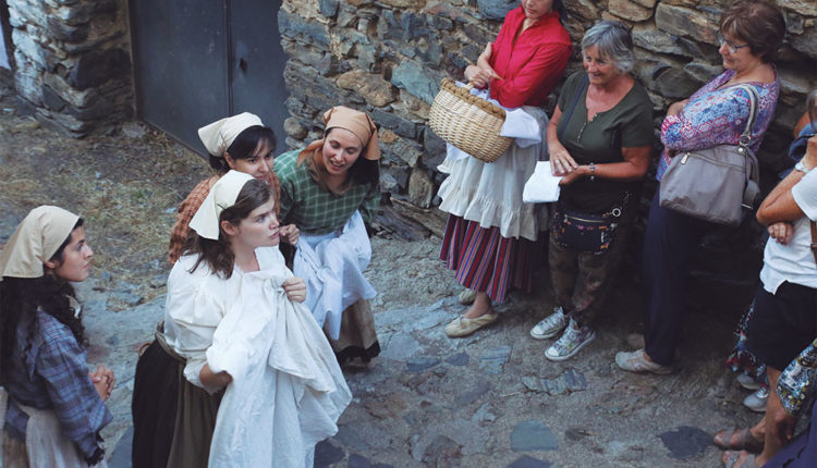 turistes-i-banyistes-dona-secret-andorra-3