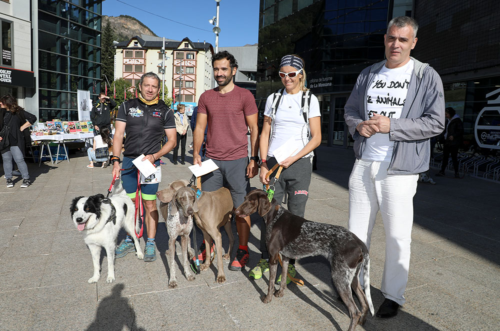 Amos i gossos a la Fira Animalista