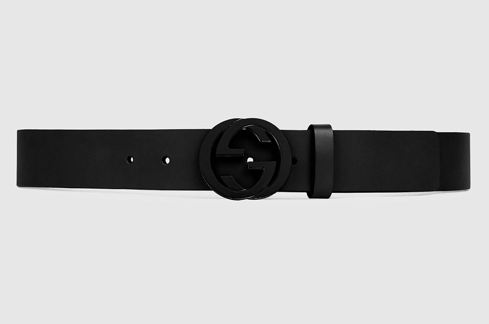 Cinturó negre de pell amb logo de la marca GUCCI