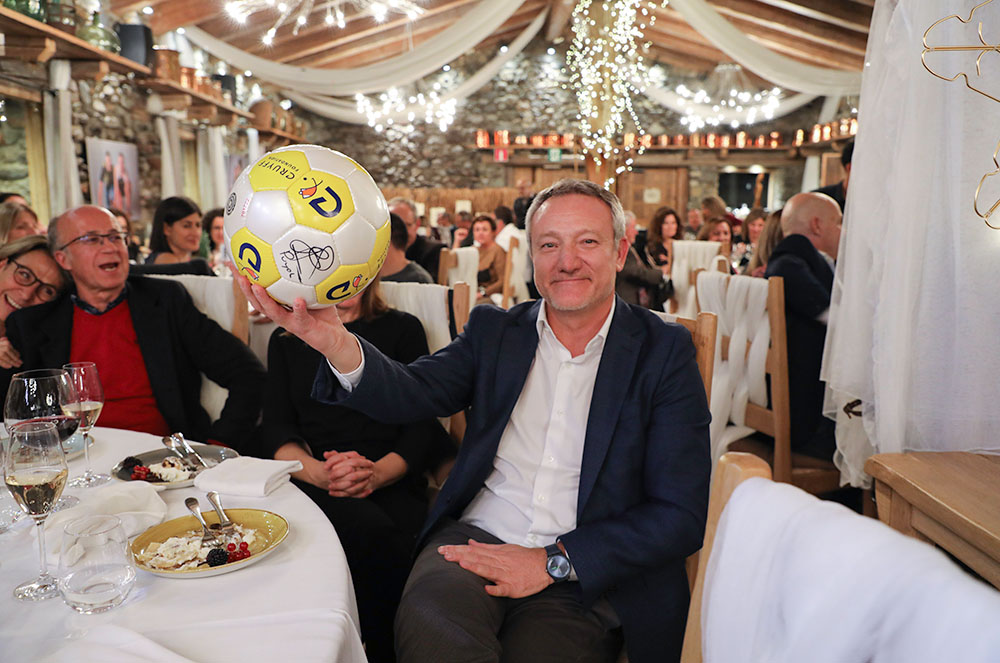 Pilota firmada per Carles Puyol