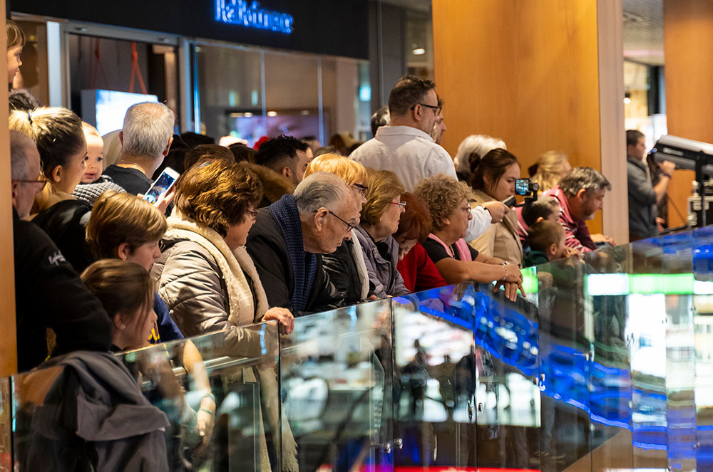 Públic a l'encesa de llums de l'Illa Carlemany