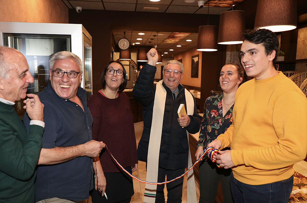 Benedicció del mossén a Art i Pa