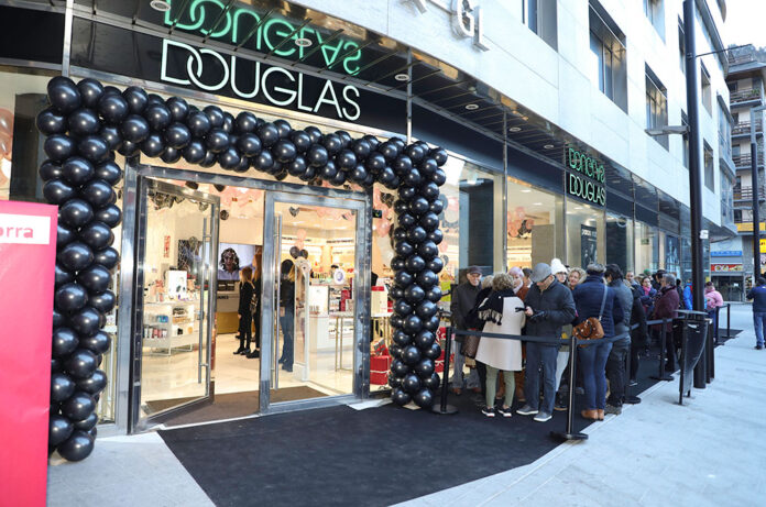 Nova Botiga Douglas