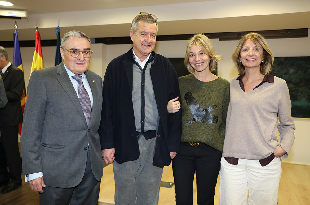 Perico Pastor acompanyat de l'ambaixador Angel Ros