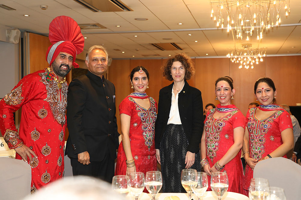 Ambaixador de l'Índia i Maria Ubach