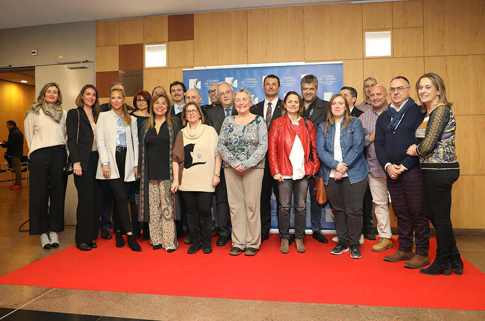 Foto de família del Concurs d'Aparadors de Nadal 2019