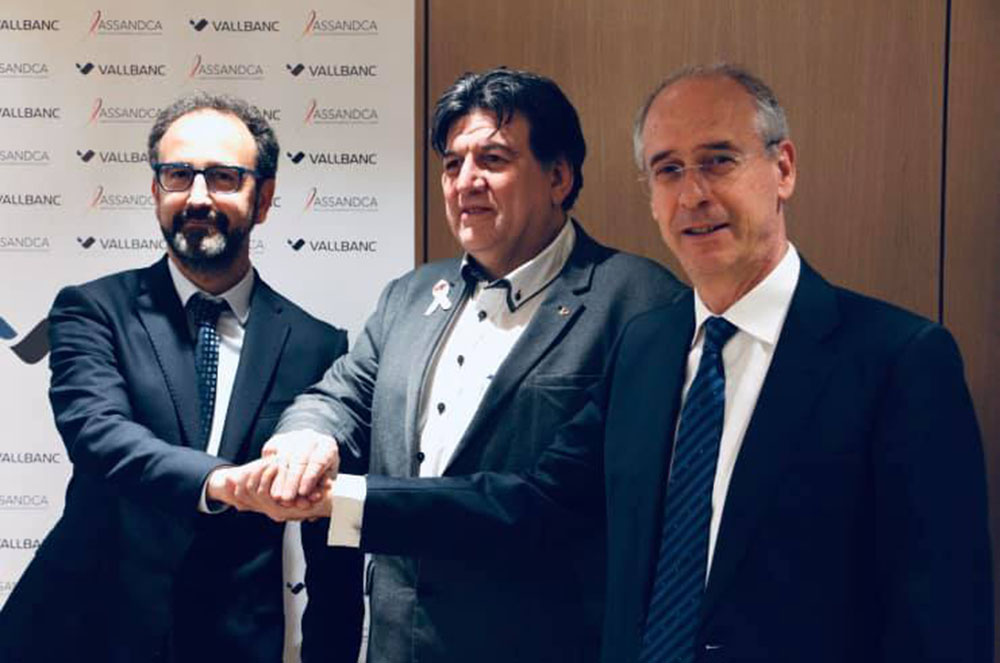 Vall banc i Assandca signen acord de cooperació