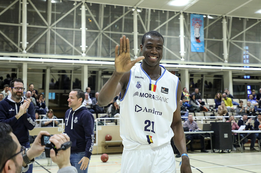 Moussa Diagne al champions for unicef