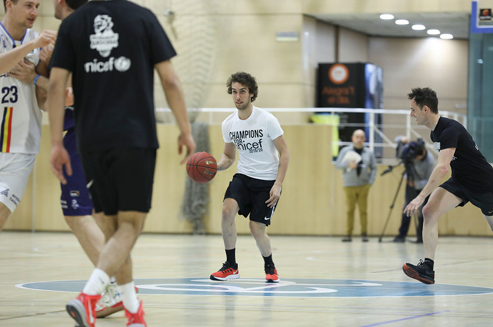 Alex Rins a champions for unicef