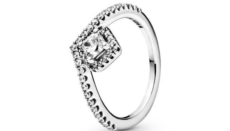 11 Anillo en plata de ley Cuadrado Deseo Brillante 62€