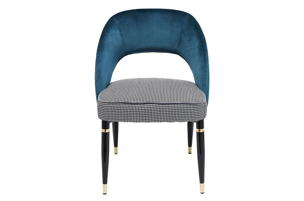 Cadira Wallis de vellut blau amb estampat de MENZZO