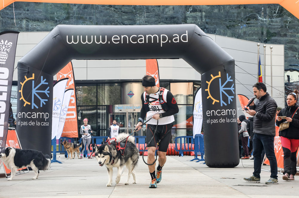 Participants de la OTSO Trail Dog Encamp