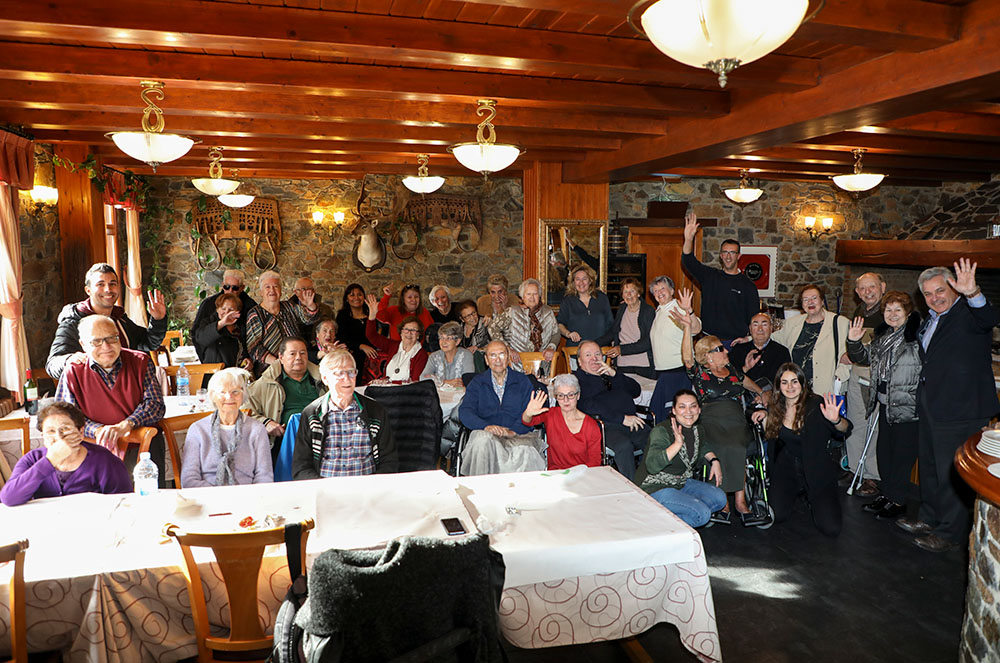 Grup d'avis a la calçotada DomusVi