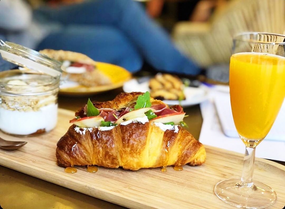 Croissant Zenith Brunch & Coffee