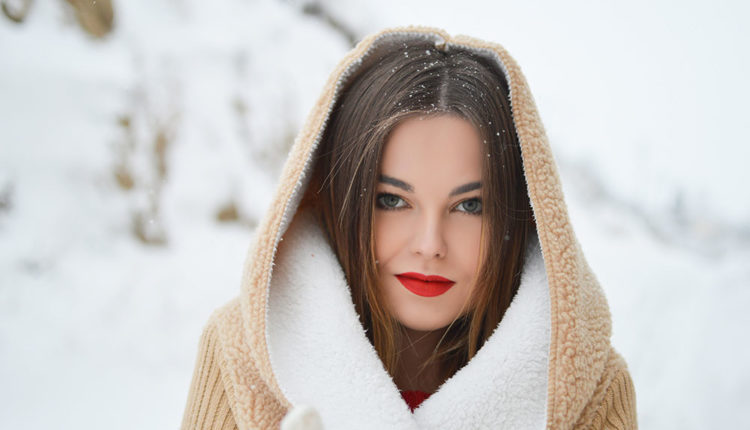 hand-person-snow-winter-girl-woman-1325717-pxhere.com
