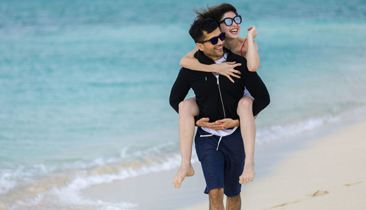 Parella en el seu viatge de noces