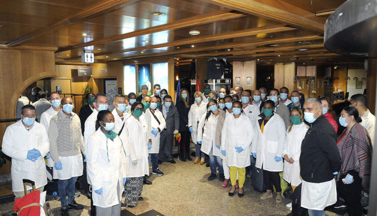 Metges cubans a l'hotel Panorama d'Escaldes-Engordany